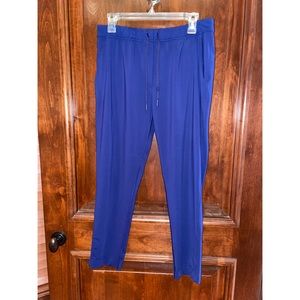Lululemon On the Fly pants SIZE 8